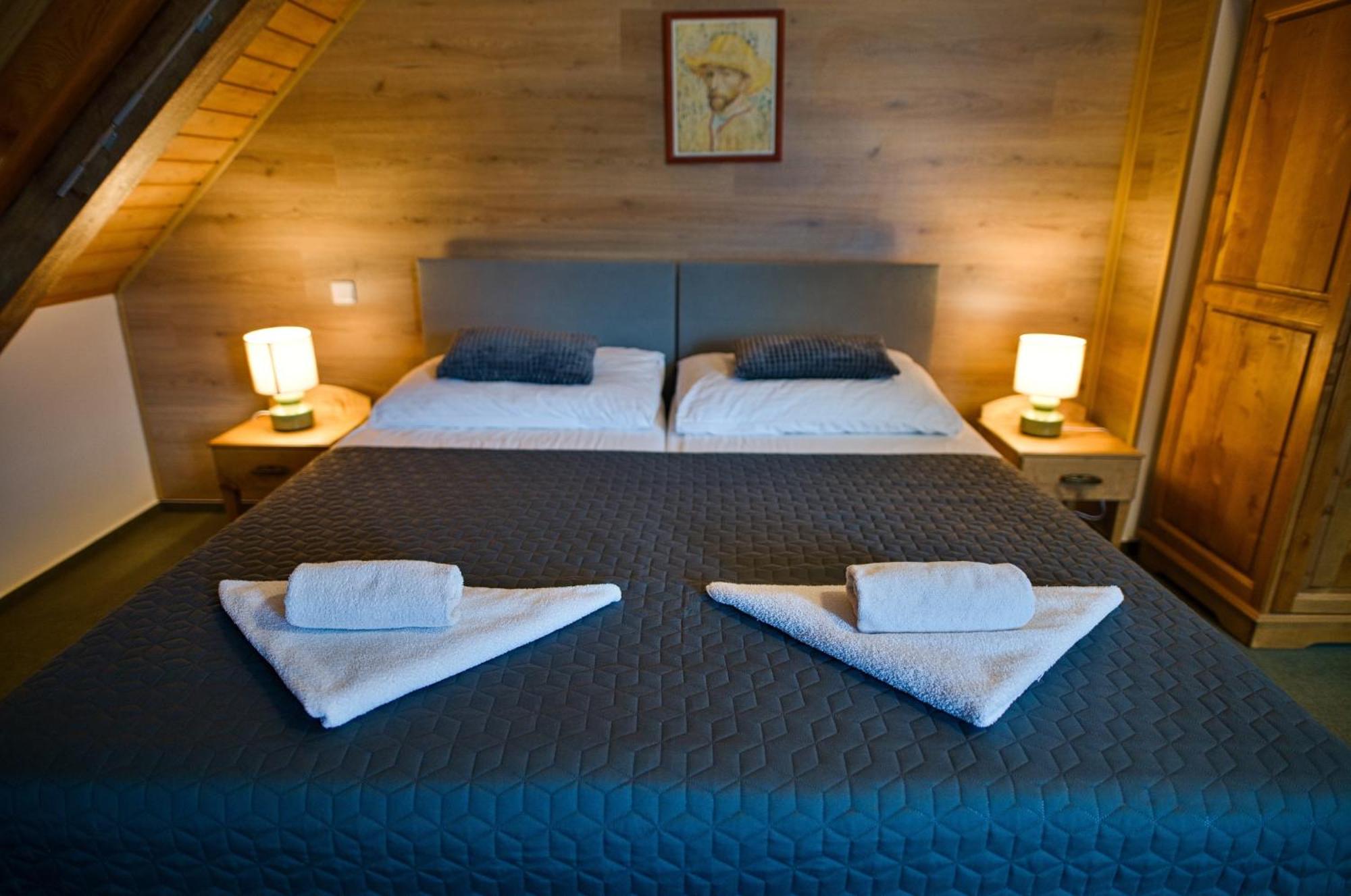 Krusovice Hotel U Lipy מראה חיצוני תמונה