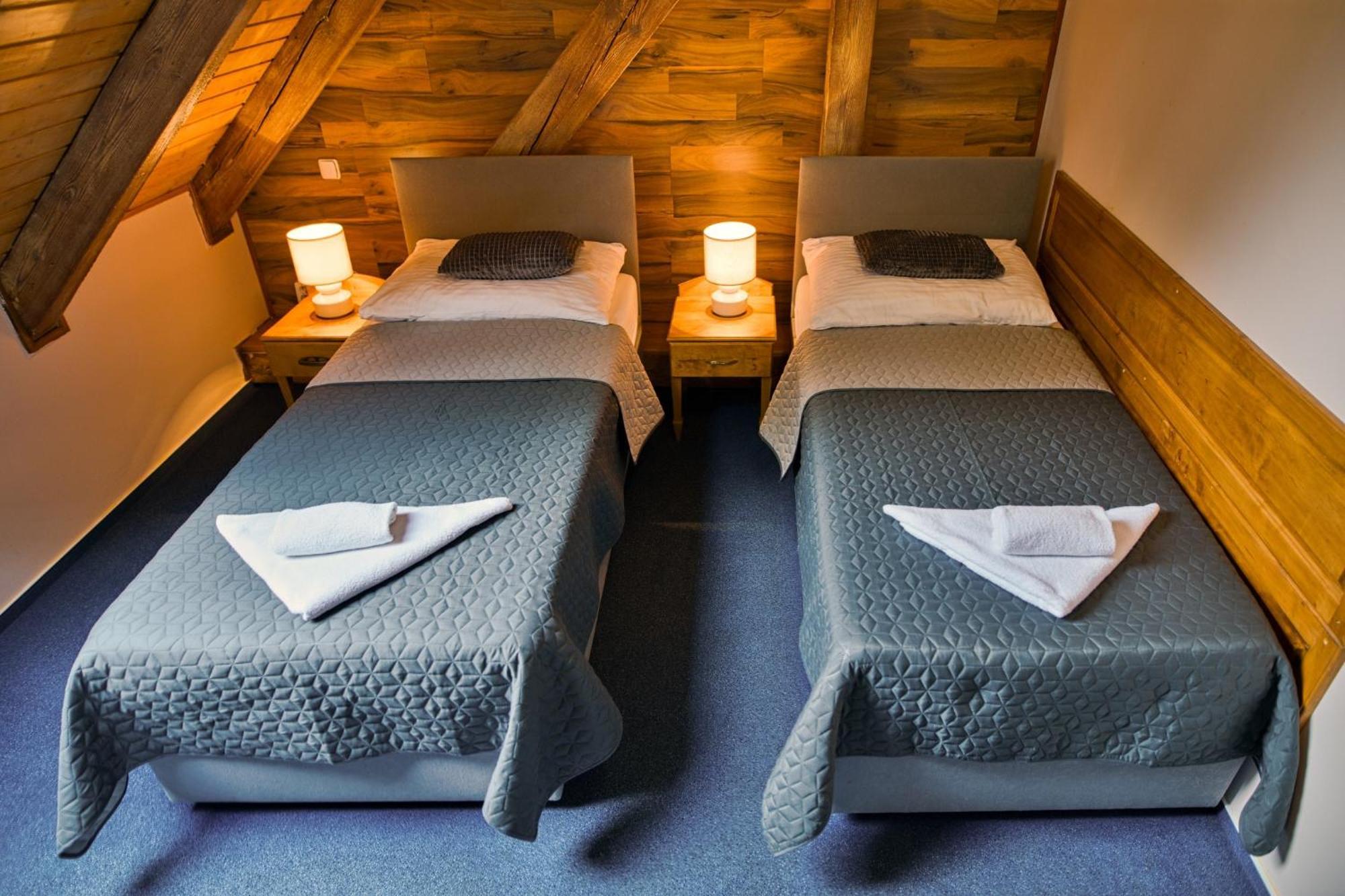 Krusovice Hotel U Lipy מראה חיצוני תמונה