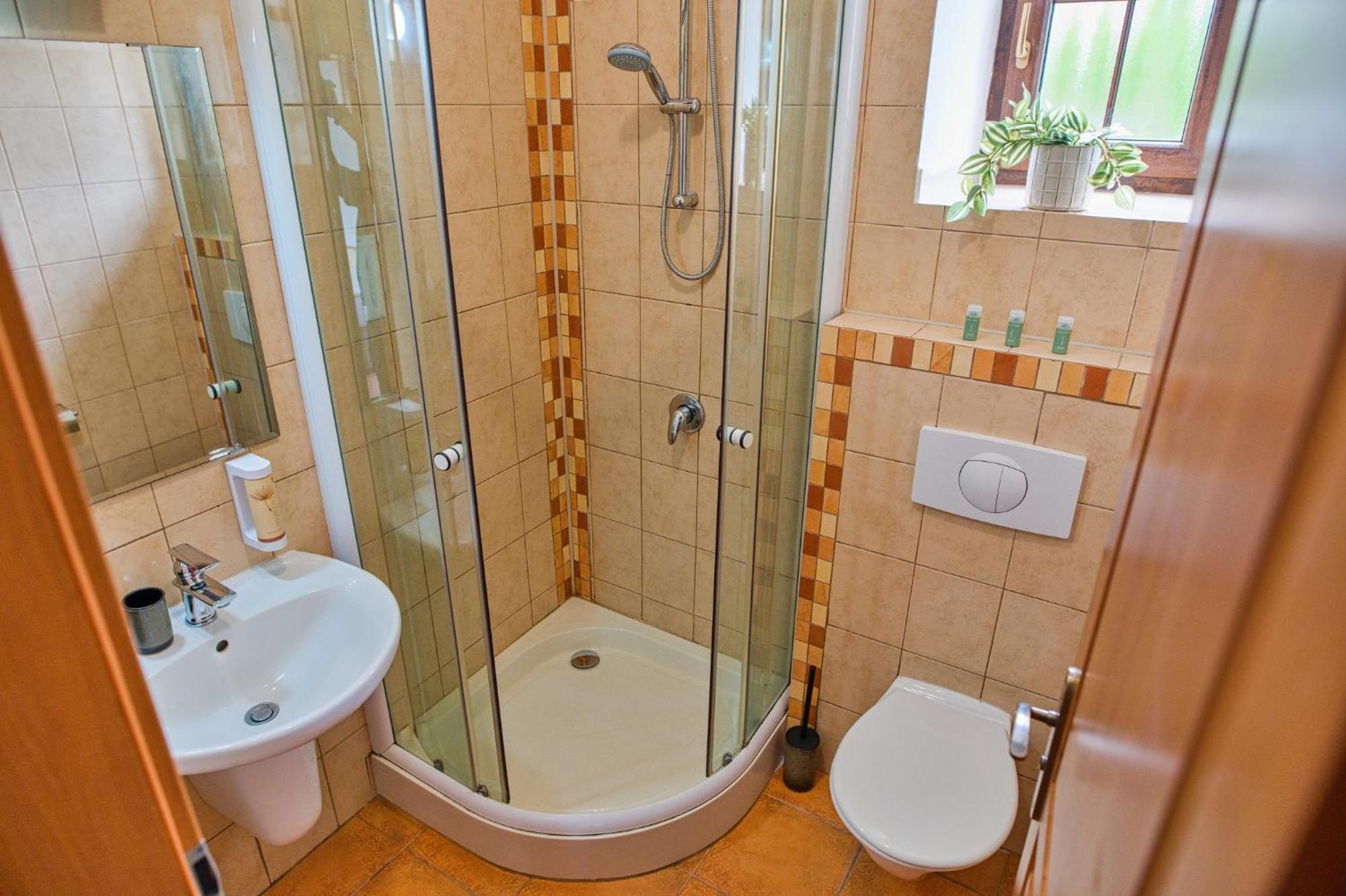 Krusovice Hotel U Lipy מראה חיצוני תמונה